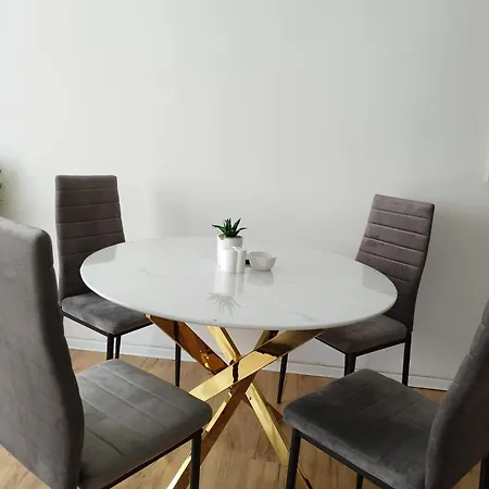 Rynek Golden By Grafit *