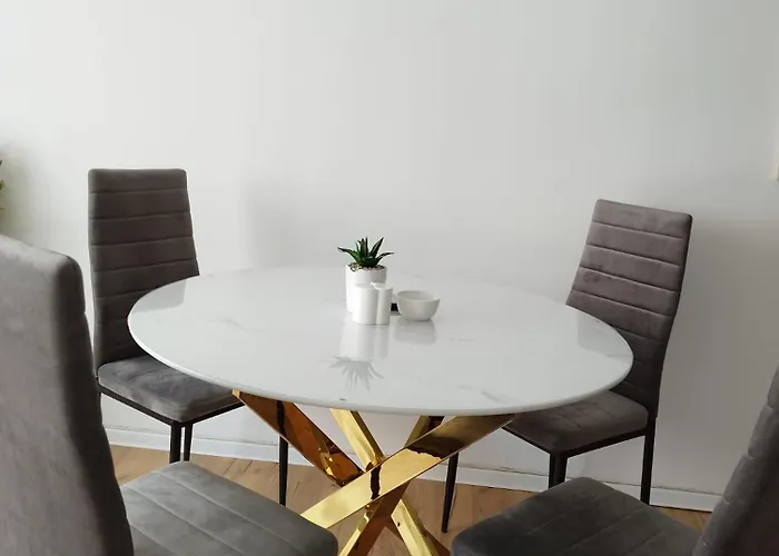 Rynek Golden By Grafit *